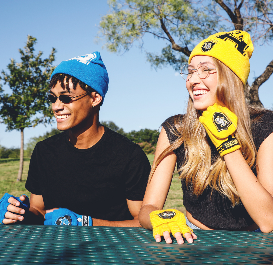 Harry Potter Hufflepuff Adults Hat & Glove Mitt Combo Set